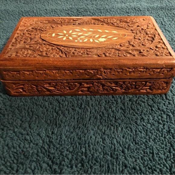 Ornate vintage trinket box - Picture 3 of 7